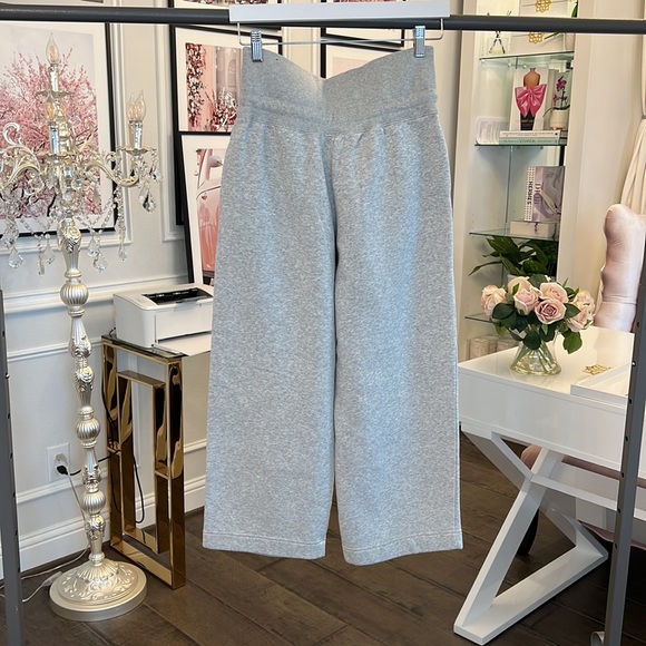 NIKE HIGH WAIST CROPPED PANTS SIZE M - Picture 12 of 16